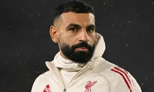 آرني سلوت يتخذ قرار مشاركة محمد صلاح في مباراة برايتون