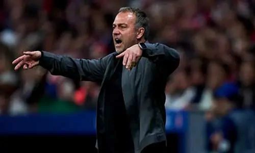 هانسي فليك يطالب بالانتقال بعد التوصل إلى اتفاق شفهي مع برشلونة بشأن عقد جديد