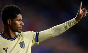 استبعاد ماركوس راشفورد يمنح هانسي فليك وبرشلونة شيئًا يفكرون فيه